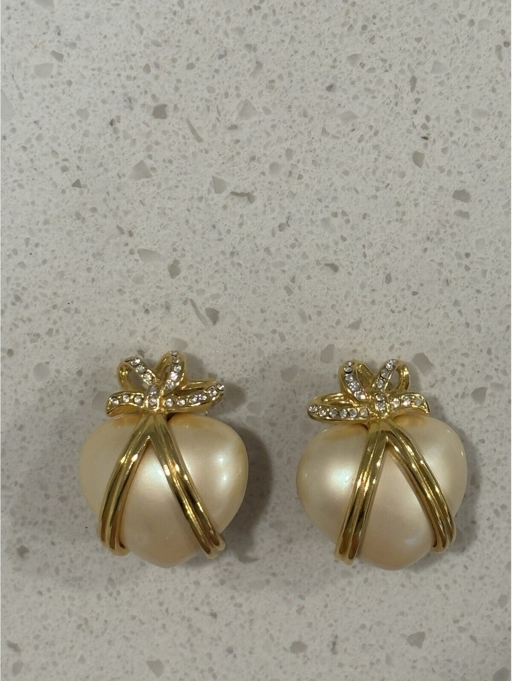 JOAN RIVERS Vintage Faux Pearl Heart Pierced Earrings Gold Tone Bow.